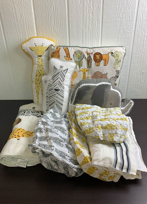 used Crate & Kids Safari Giraffe Bedding Set