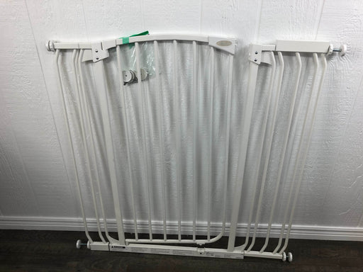 secondhand Dreambaby Swing Closed Security Gate (with 2 extensions)