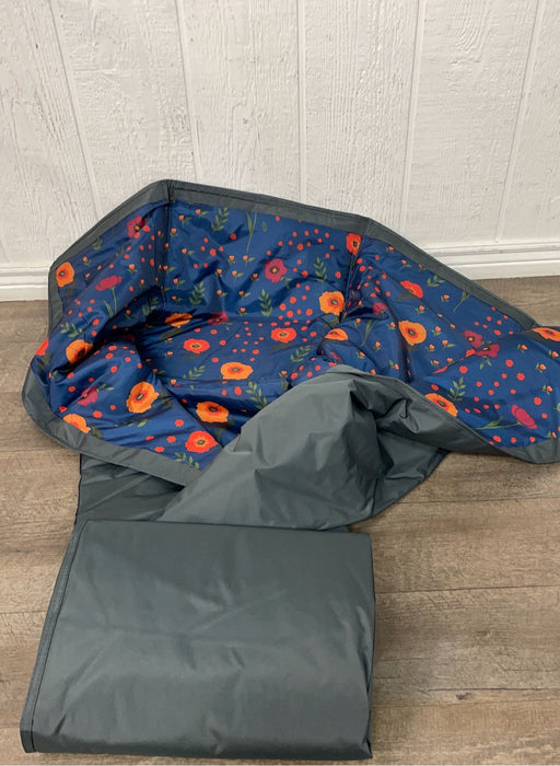 secondhand Little Unicorn 5 x 7 Outdoor Blanket