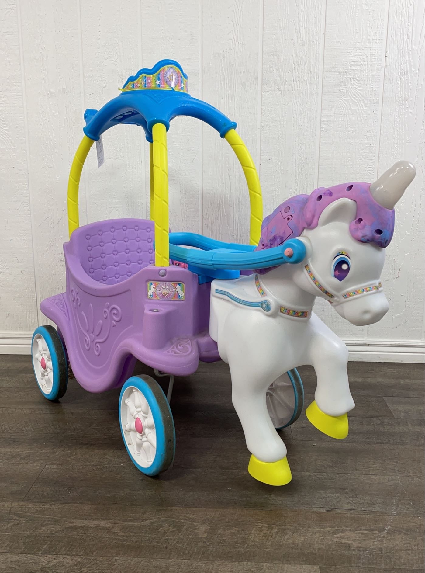 Unicorn deals carriage toy