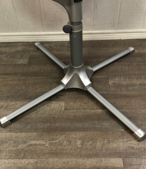 Shop Halo BassiNest Swivel Sleeper, Premiere Series at GoodBuy Gear