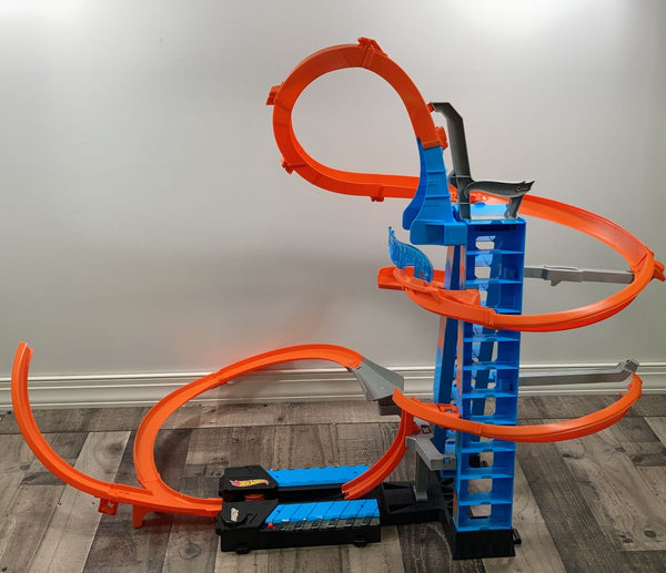 Hot Wheels Sky Crash Tower Track Set, 2.5+ ft High with Motorized Booster,  Orange Track & 1 Hot Wheels Vehicle, Race Multiple Cars, Gift for Kids 5 to