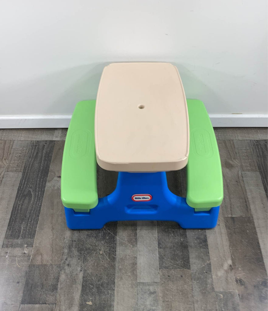 Little Tikes Easy Store Picnic Table