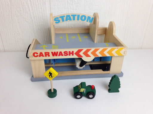 used Melissa & Doug Service Station Parking Garage