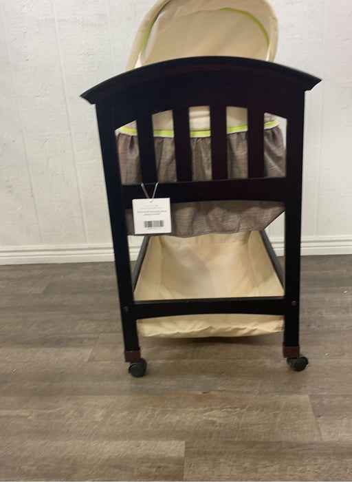 secondhand Summer Infant Classic Comfort Wooden Bassinet