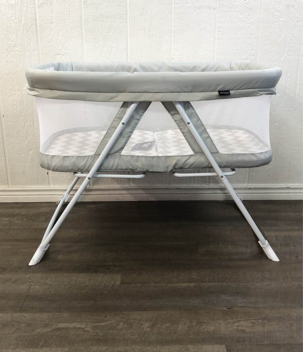 used MiClassic Rocking Bassinet One-second Fold Travel Crib