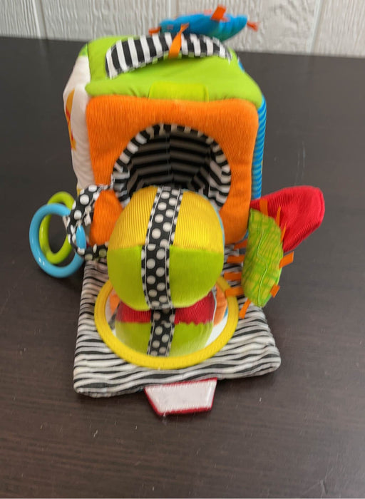 used Infantino Big Top Discovery Cube