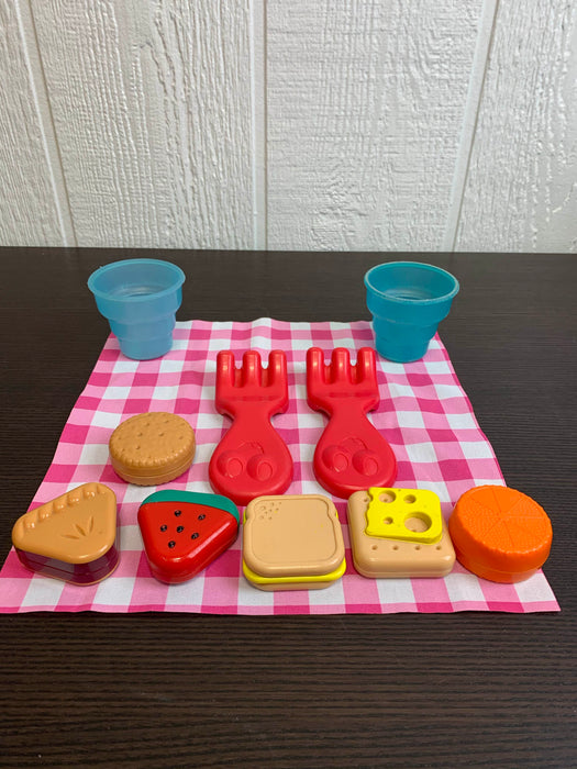 Shop Leap Frog Shapes And Sharing Picnic Basket at GoodBuy Gear