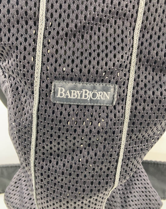 secondhand BabyBjorn Baby Carrier Mini, Anthracite 3D Mesh