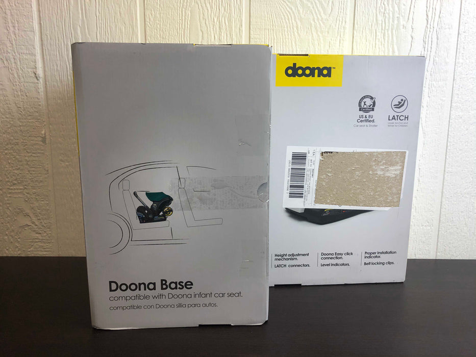 secondhand Doona Infant Car Seat LATCH Base, 2019