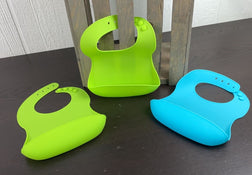 Shop BUNDLE Silicone Bibs at GoodBuy Gear
