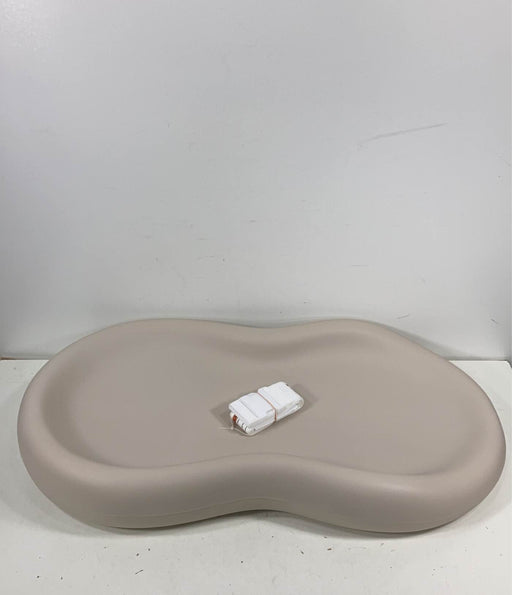 secondhand Keekaroo Peanut Changing Pad, Vanilla