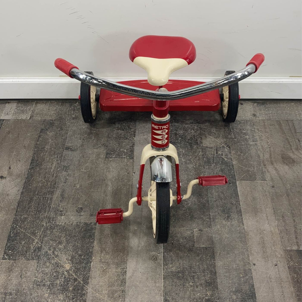 Radio Flyer Classic Tricycle, Red