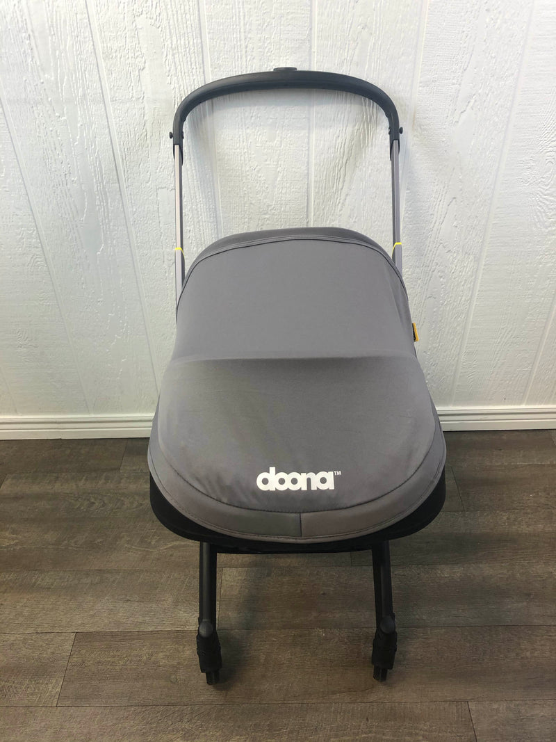 Doona Infant Car Seat & Stroller Combo, 2019, Greyhound