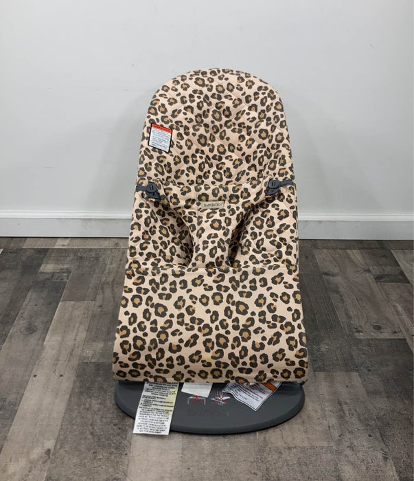 secondhand BabyBjorn Bouncer Bliss, Beige/Leopard Cotton Classic Quilt, Dark Gray Frame