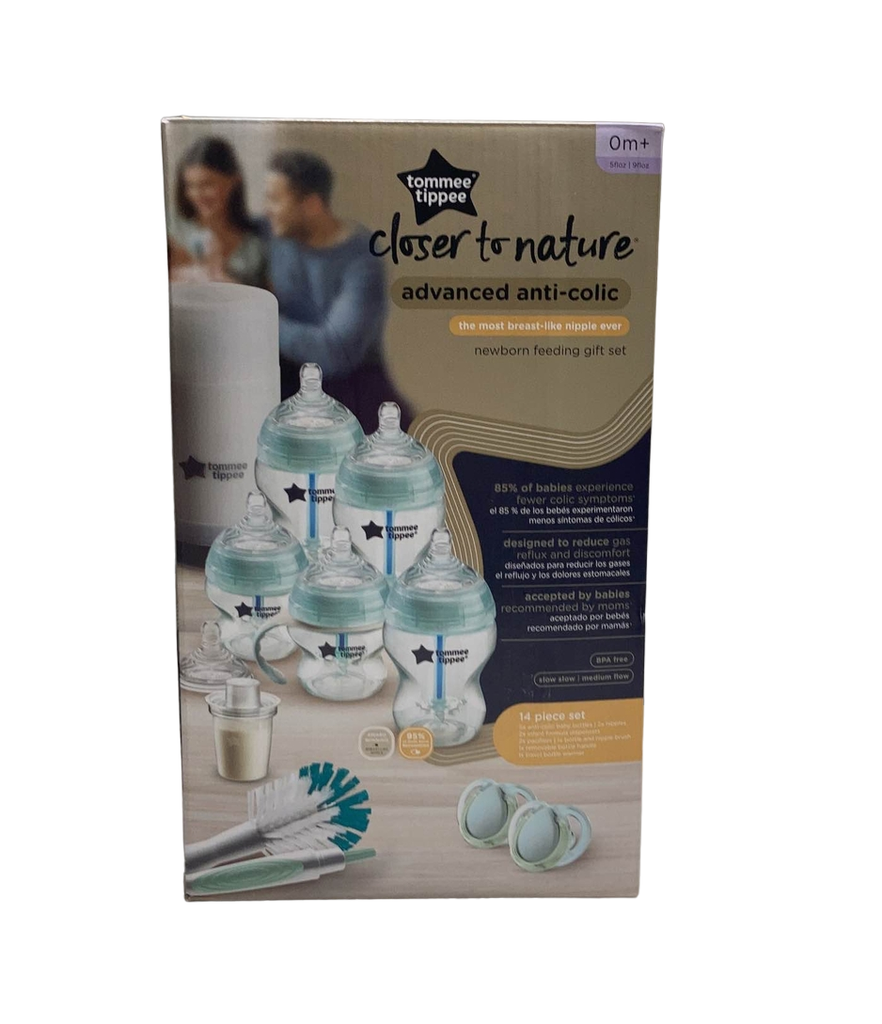 Tommee Tippee Advanced Anti Colic Newborn Baby Bottle Feeding Gift Set