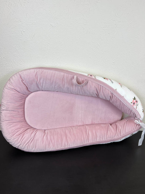 used Newborn Lounger