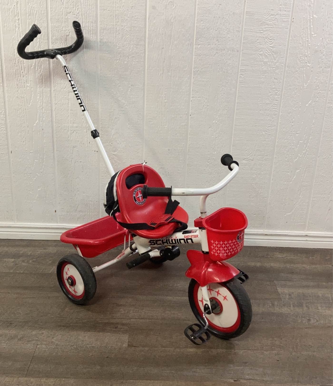 Schwinn red online tricycle