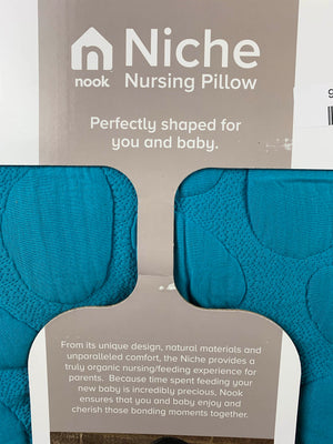 Niche clearance feeding pillow