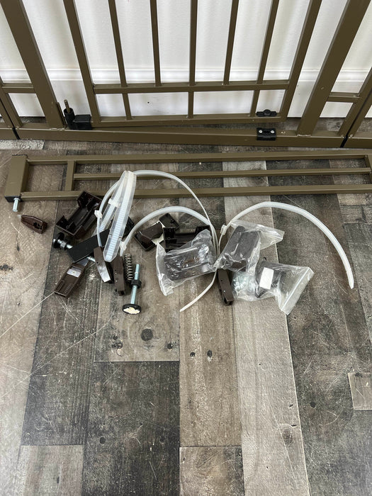 secondhand Summer Infant Walk Through Gate