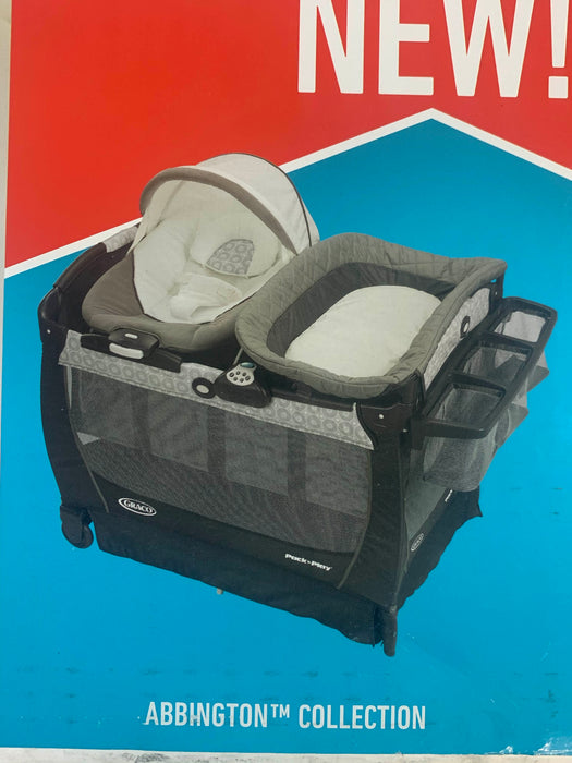 secondhand Graco Snuggle Suite LX Bassinet Changer