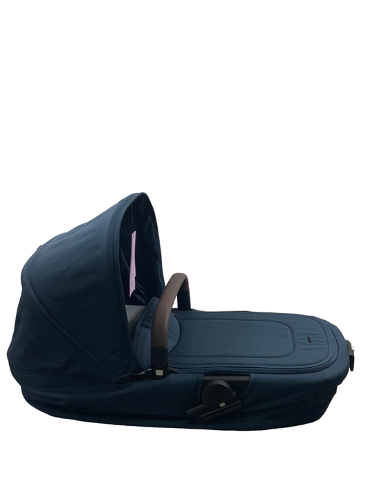 Shop Joolz Aer Bassinet Carry Cot, Elegant Blue, 2023 at GoodBuy Gear