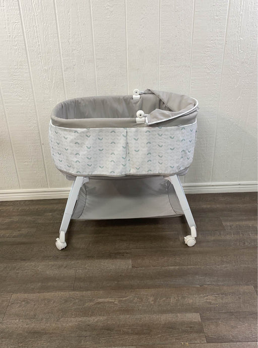 secondhand Ingenuity Ity Snuggity Snug Portable Baby Bedside Bassinet with Soothing Vibrations