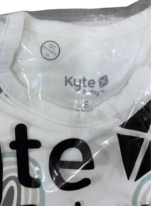 Shop Kyte Baby Sleep Bag TOG 1.0, Small( 14-20 pounds), Aloe Rainbow at GoodBuy Gear