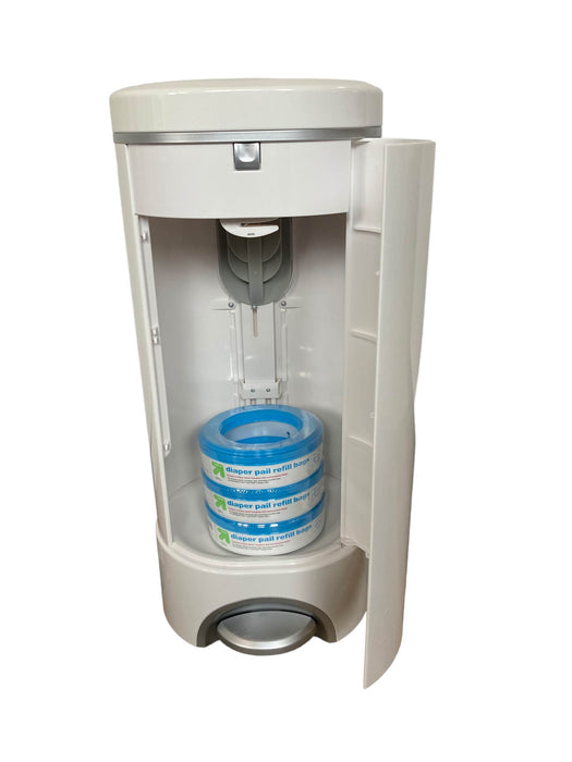 Shop Munchkin Arm & Hammer Diaper Pail at GoodBuy Gear