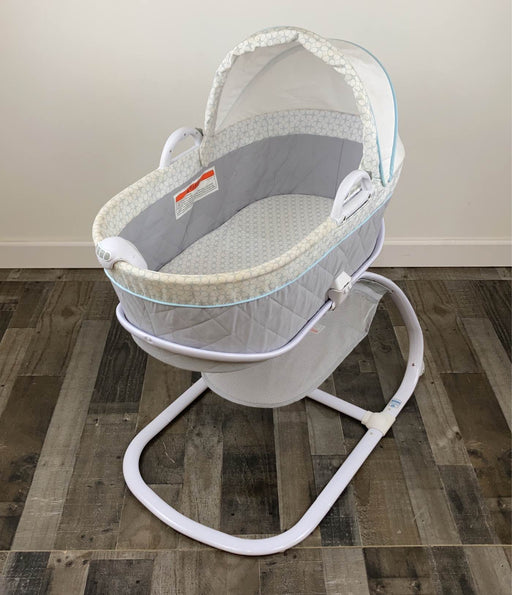 used Delta Children Deluxe Moses Bassinet