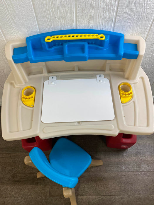 secondhand Step2 Deluxe Art Master Desk Kids Art Table with Storage and Chair