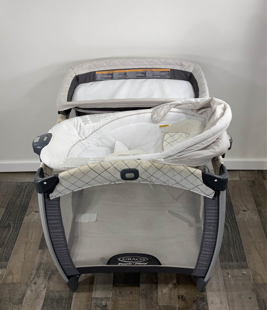 Graco Pack 'n Play Snuggle Suite LX Changer