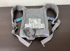 secondhand Infantino Gather Scallop Pattern Carrier