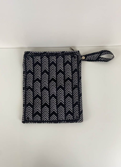 Shop Sarah Wells Pumparoo, Black & White at GoodBuy Gear