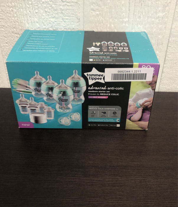 secondhand Tommee Tippee Advanced Anti Colic Newborn Baby Bottle Feeding Gift Set