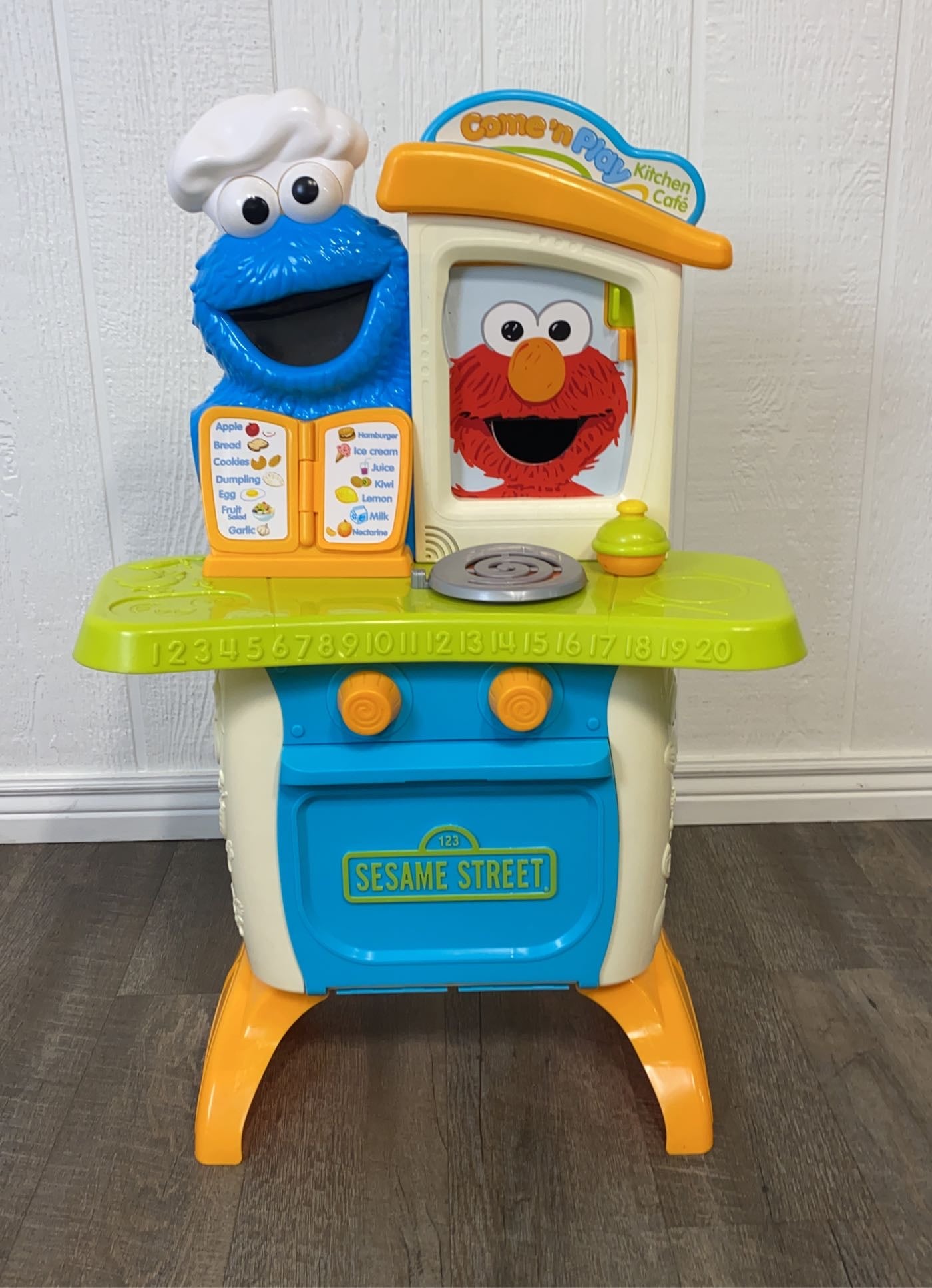 Elmo store play kitchen