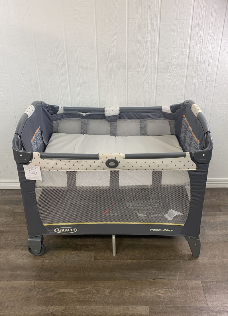 Graco Pack 'n Play Playard With Insert