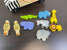 secondhand Melissa & Doug Safari Animal Rescue Truck