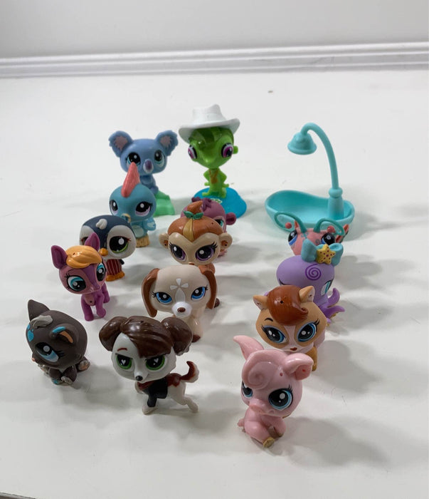 secondhand BUNDLE Littlest Pet Shop Toys