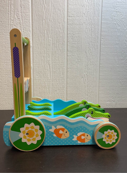 used Melissa & Doug Chomp and Clack Alligator Push Toy
