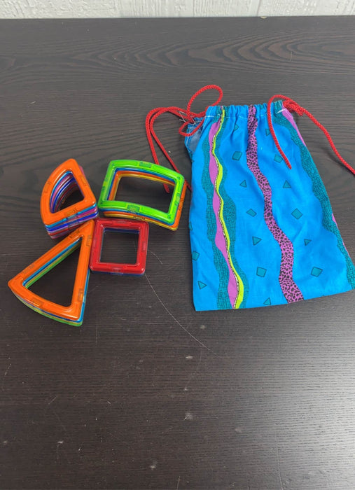used Magna-Tiles Set