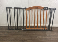 used Summer Infant Decorative Wood and Metal 32 in. Pressure Mounted Gate