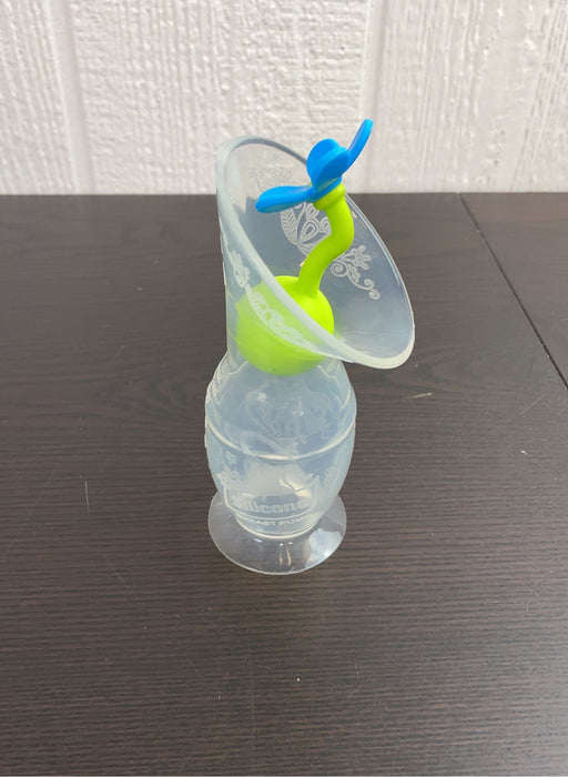 Shop Haakaa With Flower Stopper at GoodBuy Gear