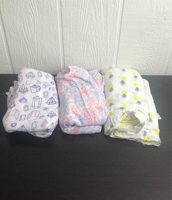 used BUNDLE Baby Swaddles