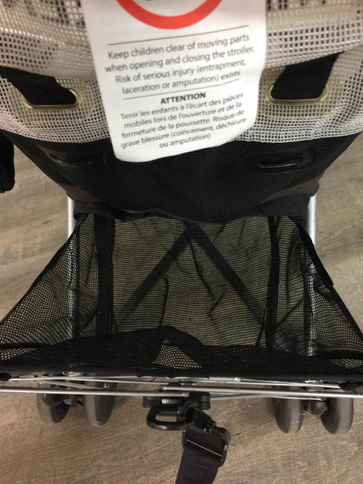 used MacLaren Volo Stroller