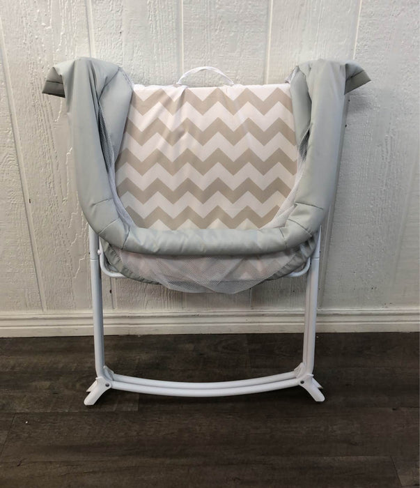 used MiClassic Rocking Bassinet One-second Fold Travel Crib