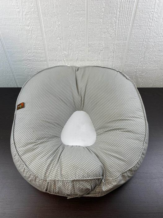 used Leachco Podster Sling-Style Infant Lounger Pillow