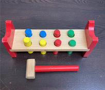 secondhand Melissa & Doug Pound A Peg