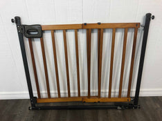 used HomeSafe By Summer Infant Step To Secure Wood Gate