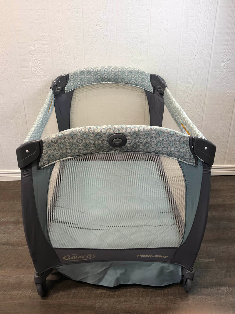 Graco Pack And Play With Cuddle Cove Playard